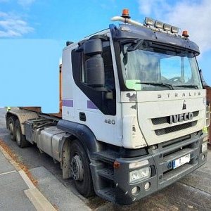 foto EUR5 container 6x2 hook Iveco airs bed