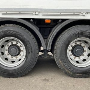 foto 6x4 Iveco Stralis AD260XZ + Hiab 35tm