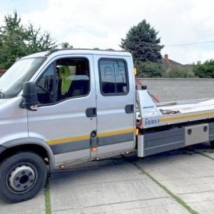 foto 6.7t tow plate 7seats EUR5 Iveco Daily 65C17D tipp winch