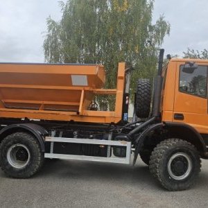 foto 4x4 hook 13.5t Iveco municipal WINTER+SUMMER water sprinkler sweeper container