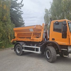 foto 4x4 hook 13.5t Iveco municipal WINTER+SUMMER water sprinkler sweeper container