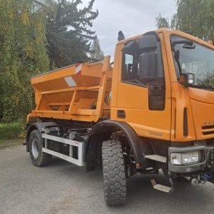 foto 4x4 hook 13.5t Iveco municipal WINTER+SUMMER water sprinkler sweeper container