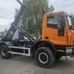 foto 4x4 hook 13.5t Iveco municipal WINTER+SUMMER water sprinkler sweeper container