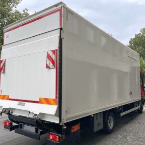 foto 7.5t load 39m3/6.6m box+bar 16palets Iveco air bed furgon